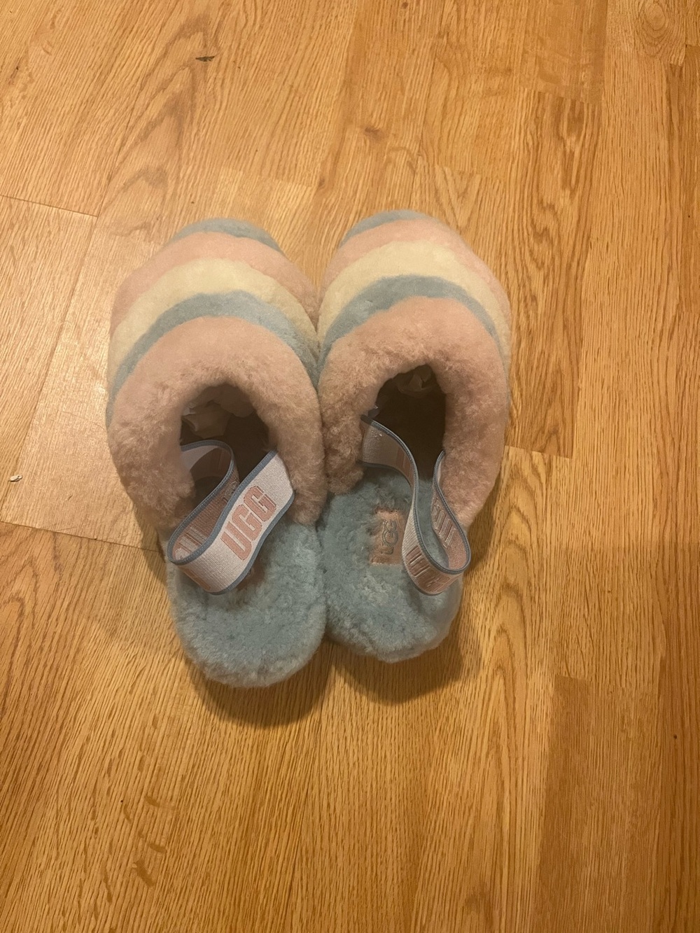 UGG women’s  Pastel Rainbow Cozy Slippers - Pink & Blue